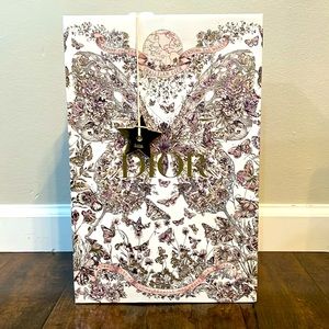 BRAND NEW Dior 2023 Holiday pink butterfly shopping bag with Dior Star charm